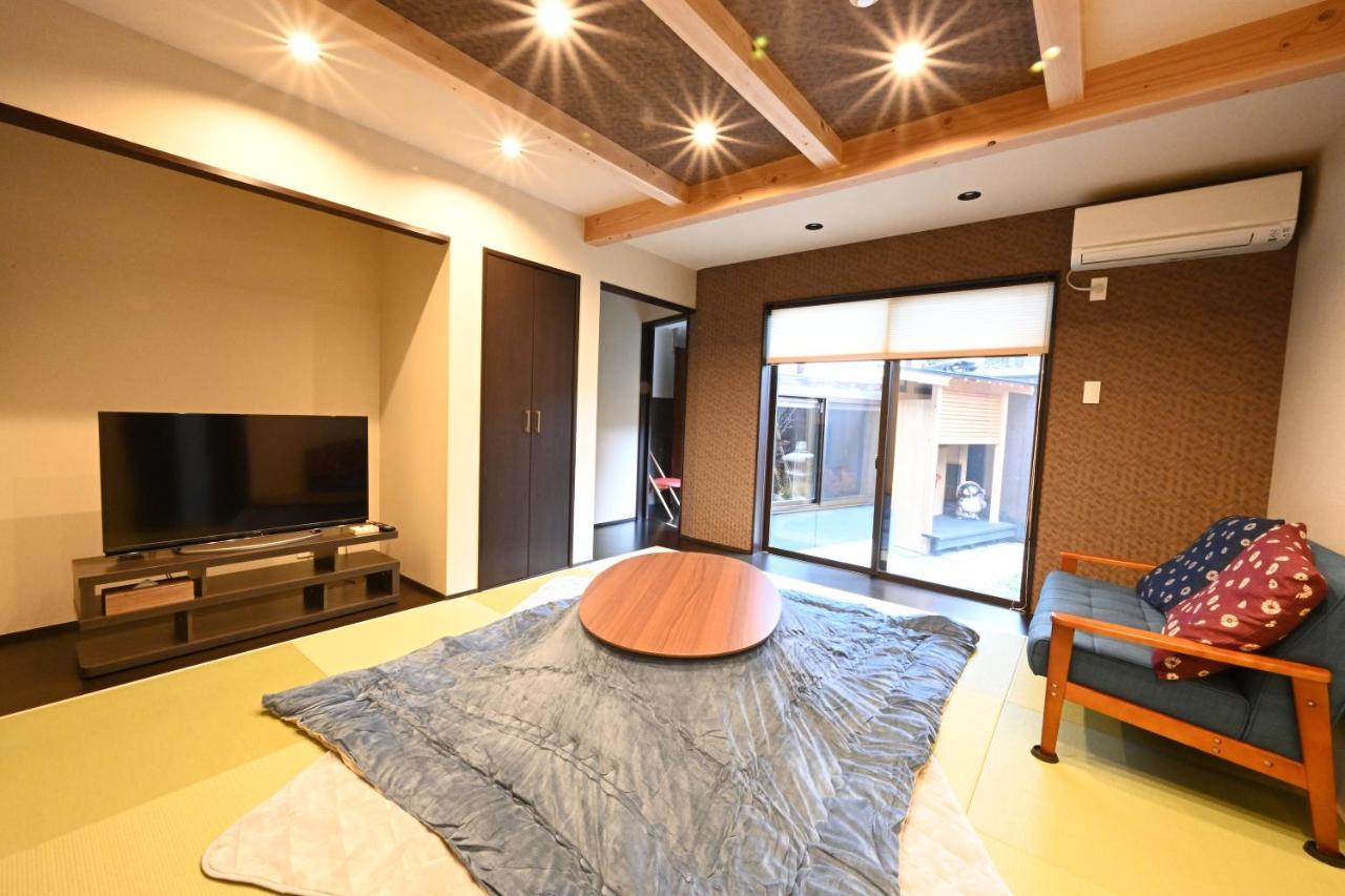 Manabi-Stay Takayama モダンな蔵ダイニングと半露天風呂付き古民家一棟貸切ホテル Εξωτερικό φωτογραφία